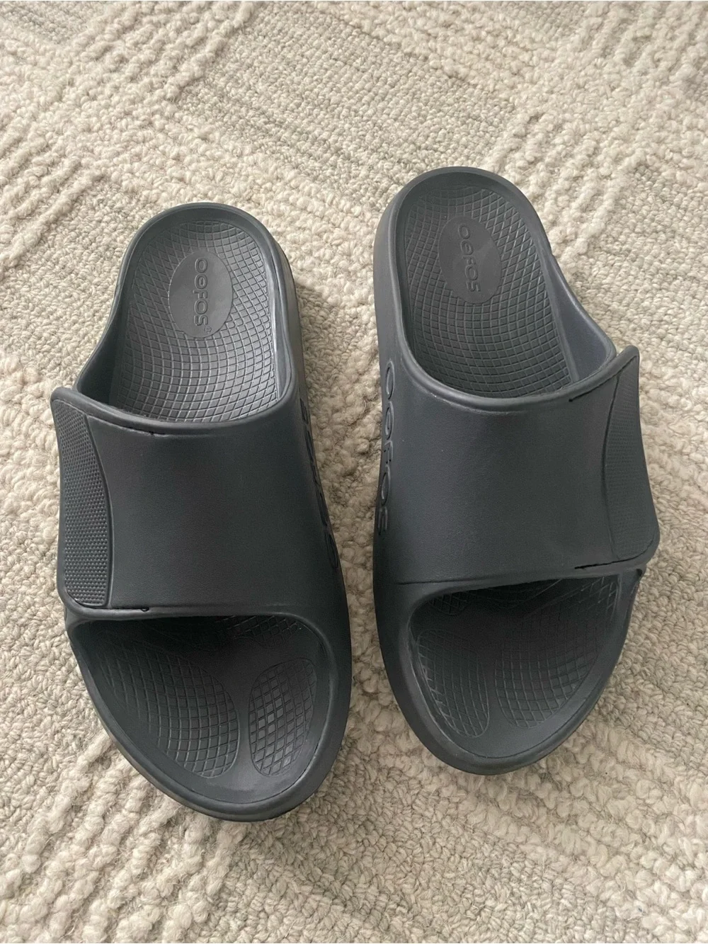 Mens OOFOS slides